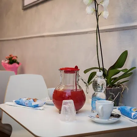 Ora 招待所 罗马