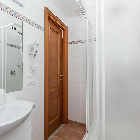 Ora Vendégház Róma